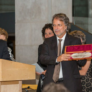 Mia Couto receiving the Neustadt Prize. Photo by Vanessa Rudloff.